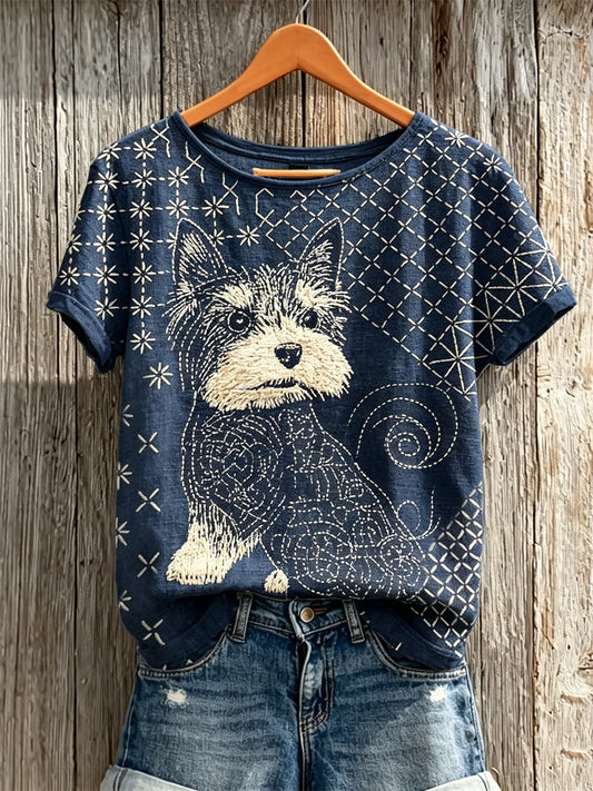 T-shirt japonais à manches courtes en lin, imprimé artistique sashiko représentant une chienne Yorkshire‑terrier pour femme